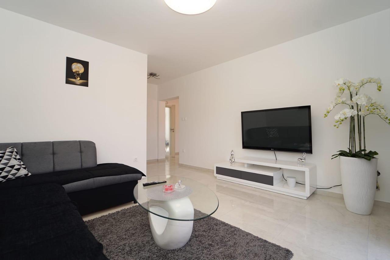 Apartman Tessa Вела-Лука Екстер'єр фото