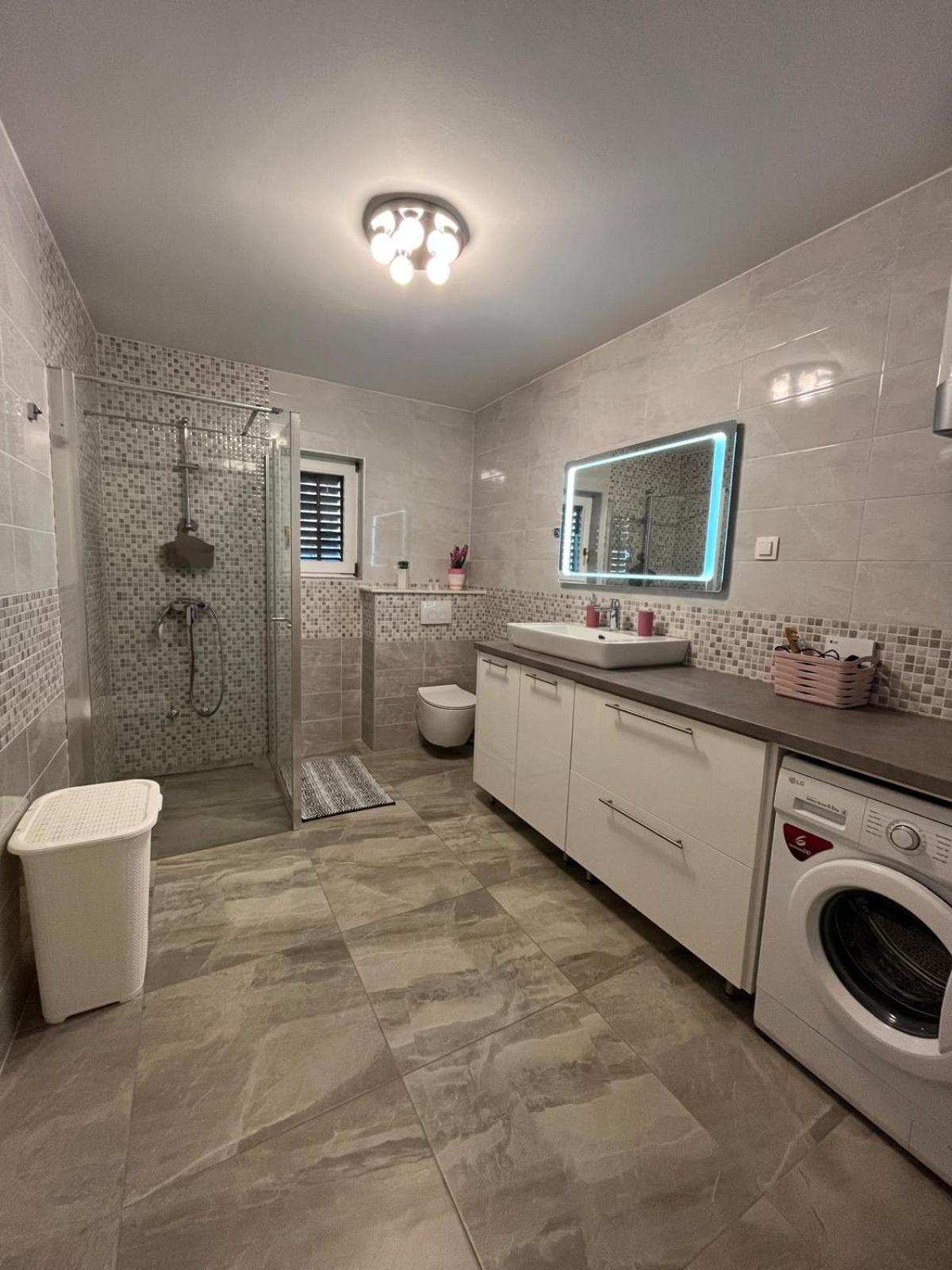 Apartman Tessa Вела-Лука Екстер'єр фото