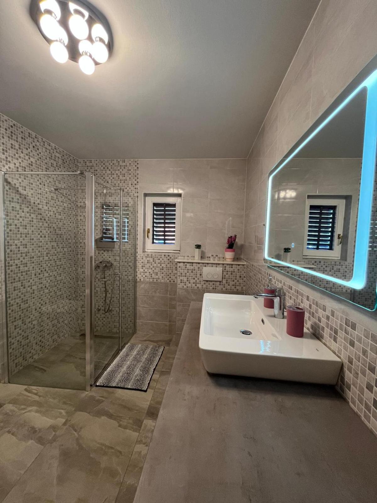 Apartman Tessa Вела-Лука Екстер'єр фото